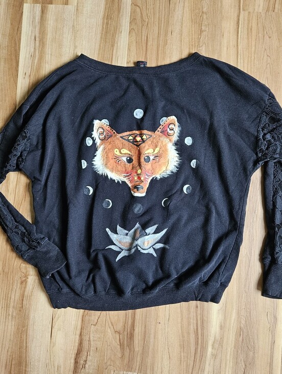 Tops - One Of A Kind Hand Painted Moon Phase Fox Pullover